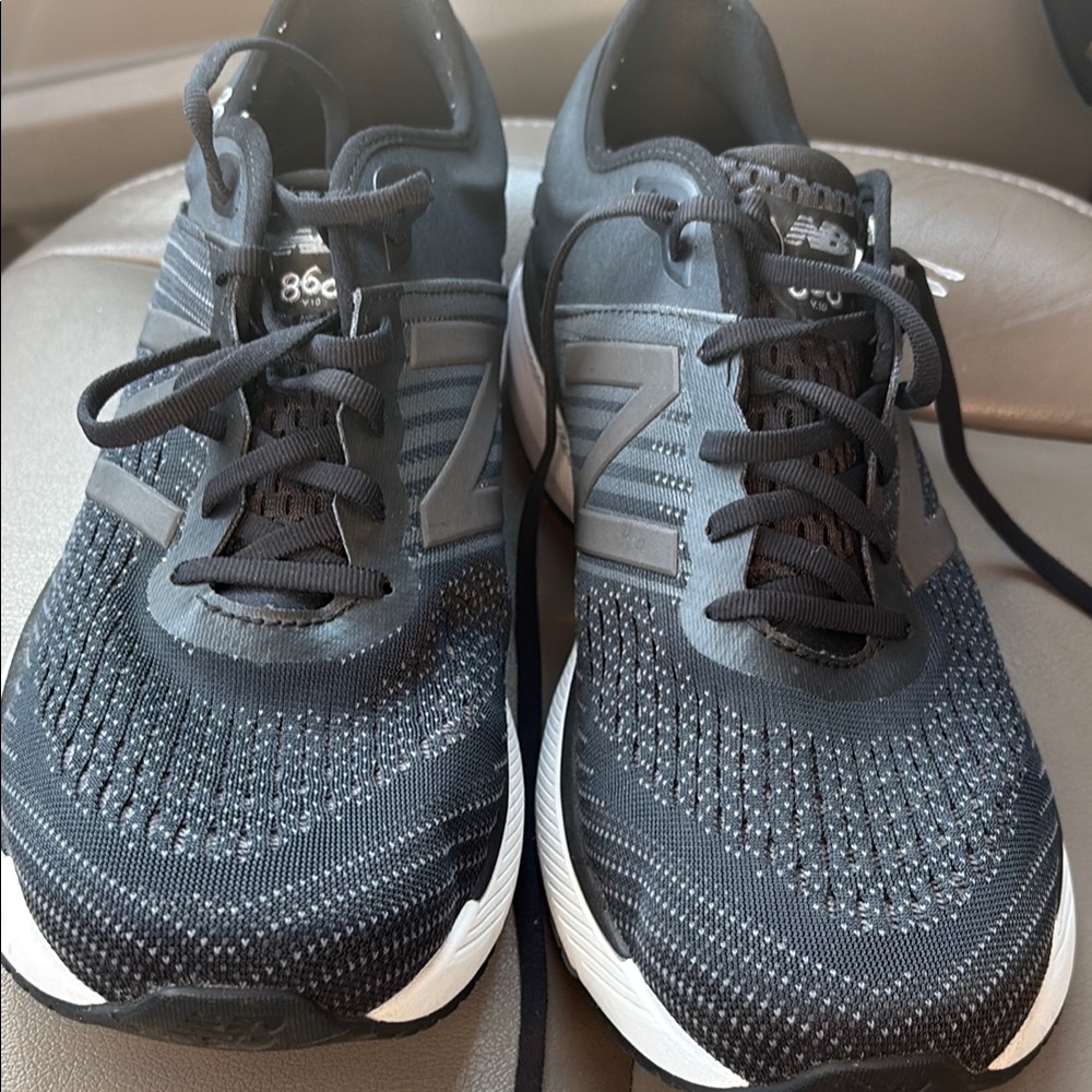 New Balance Men's Black Running Shoes